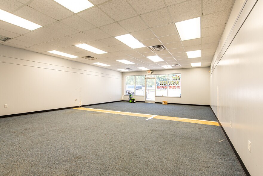 More Photos Of 3333 Louisa St, Catlettsburg Freestanding For Lease