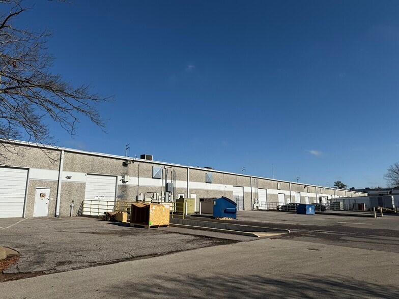 More Photos Of 5445 Raines Rd, Memphis Warehouse For Lease