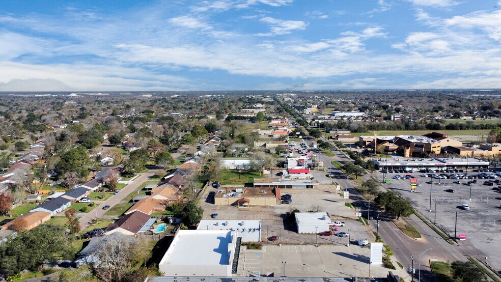 More Photos Of 4430 W Fuqua St, Houston Storefront For Lease