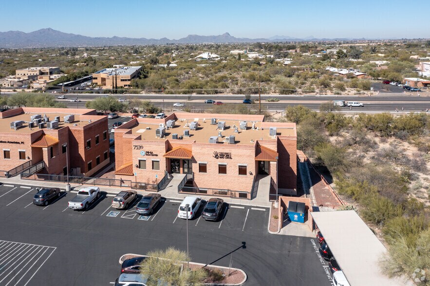 More Photos Of 7490 N Oracle Rd, Tucson Unknown For Lease