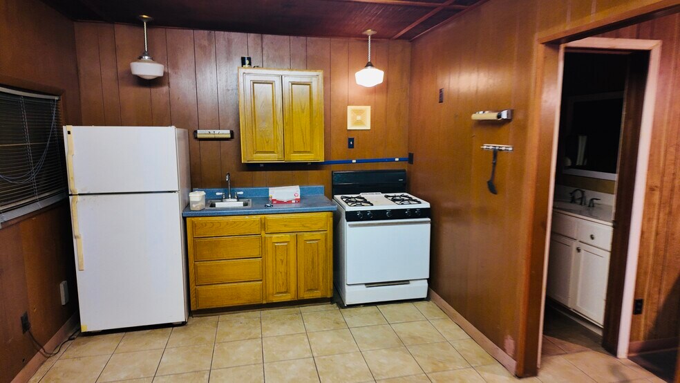 More Photos Of 1520 S Central Ave, Oklahoma City Manufacturing For Sale