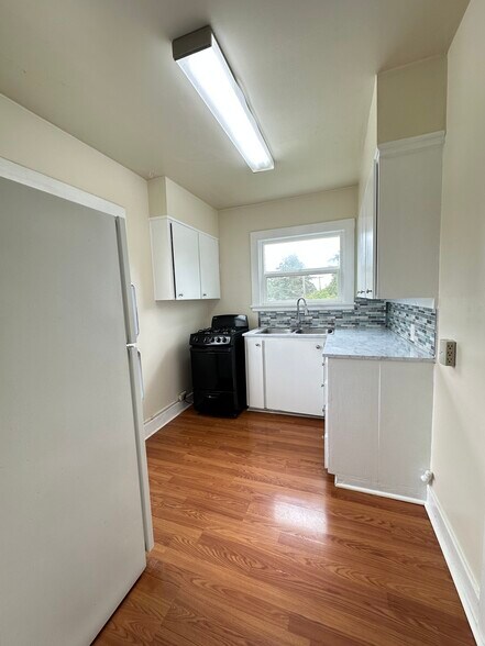 More Photos Of 7630 SE Woodstock Blvd, Portland Apartments For Sale