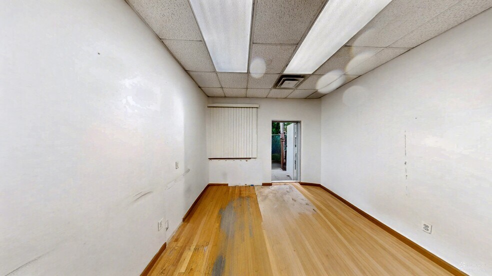 More Photos Of 146 Norman Ave, Brooklyn Apartments For Lease