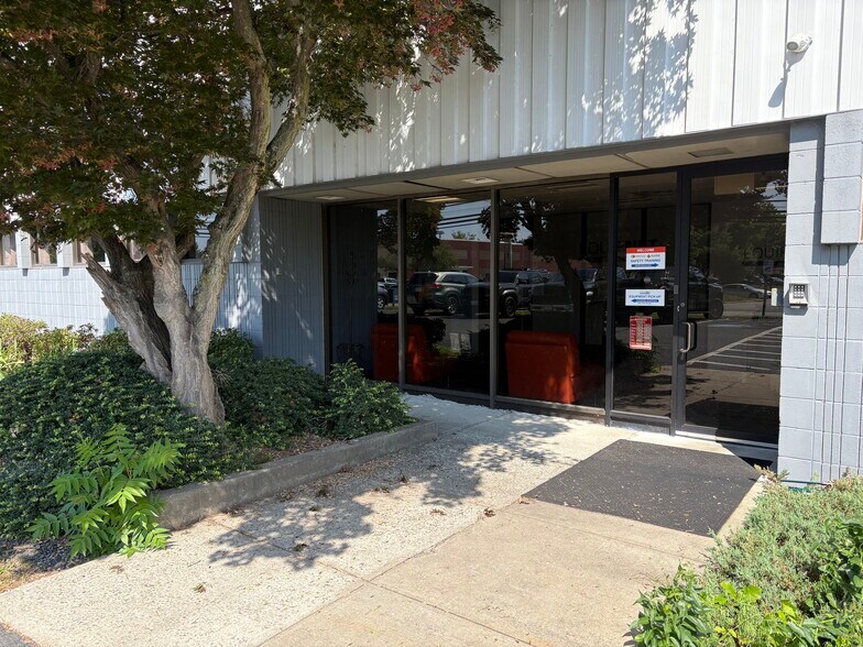 More Photos Of 5 Dan Rd, Canton Manufacturing For Lease