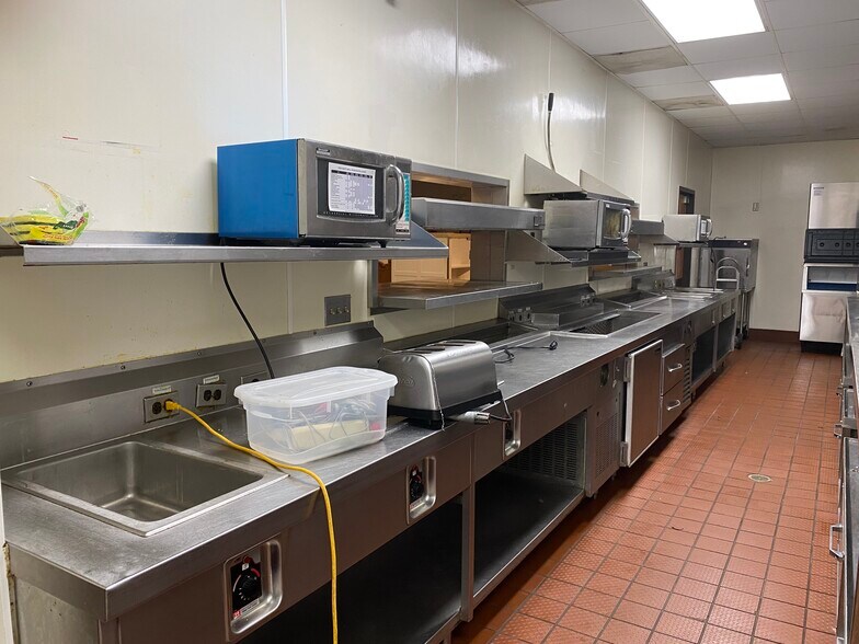 More Photos Of 2199 Riverside Dr, Columbus Restaurant For Lease