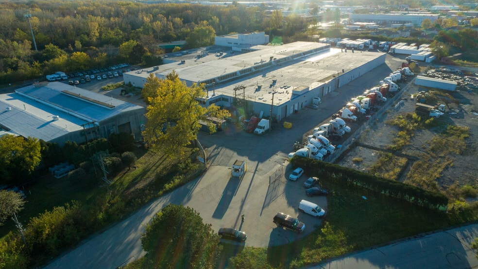 More Photos Of 3500 W 127th St, Blue Island Manufacturing For Lease