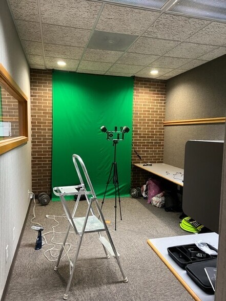 More Photos Of 4777 E State St, Rockford Medical For Sale