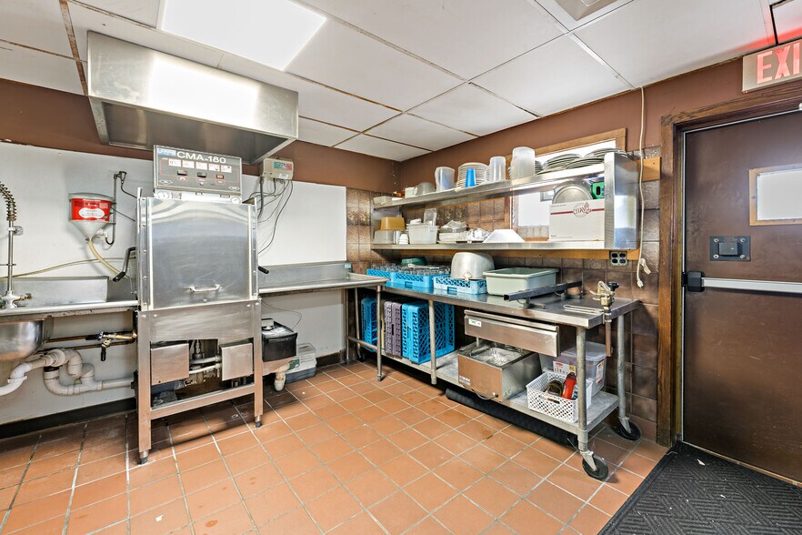 More Photos Of 180 Butler Rd, Saxonburg Restaurant For Sale