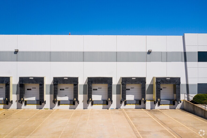 More Photos Of 2081-2089 Corporate 44 Dr, Fenton Warehouse For Lease