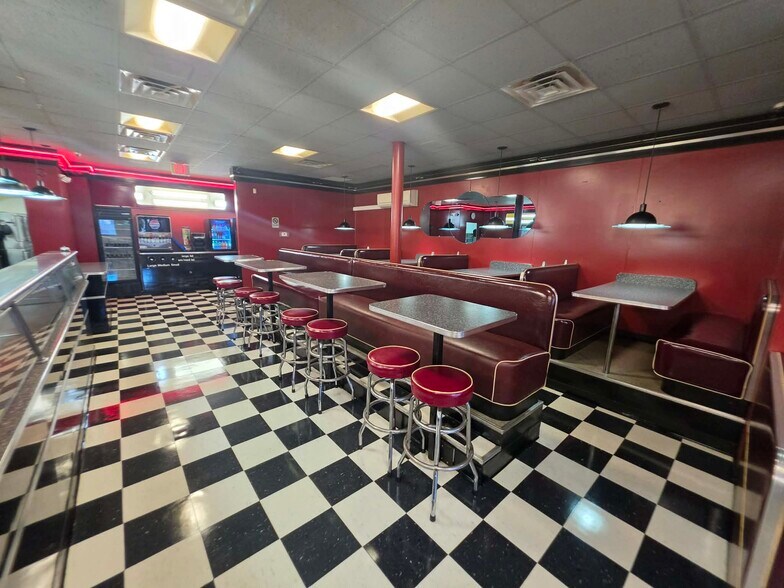 More Photos Of 53 Fall St, Seneca Falls General Retail For Lease