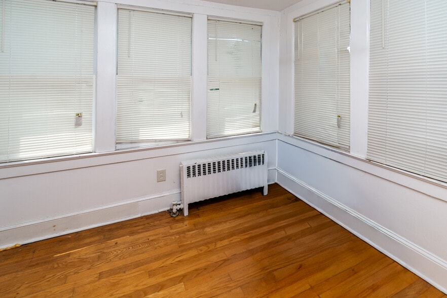 More Photos Of 38 John Ringo Rd, Ringoes Apartments For Sale