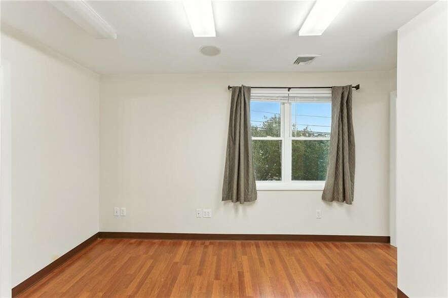 More Photos Of 2789 Post Rd, Warwick Office Residential For Sale