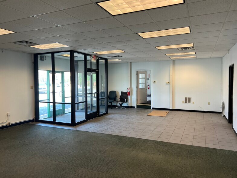 More Photos Of 12999 Royalton Rd, North Royalton Auto Repair For Sale