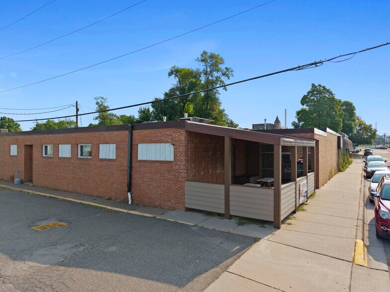 More Photos Of 118 Railroad Ave NE, Mora General Retail For Sale