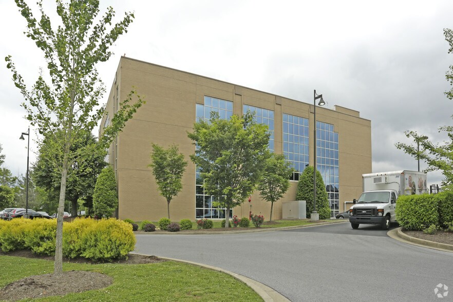 More Photos Of 105 W Park Dr, Kingsport Medical For Lease