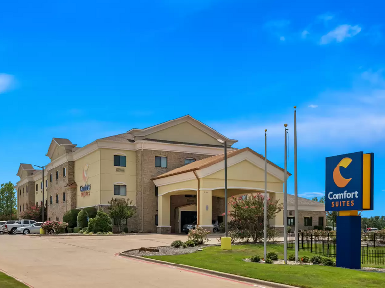 Primary Photo Of 200 Centennial Blvd, Lindale Hotel For Sale