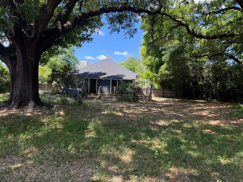More Photos Of 1935 Cosgrove Ave, North Charleston Office For Sale