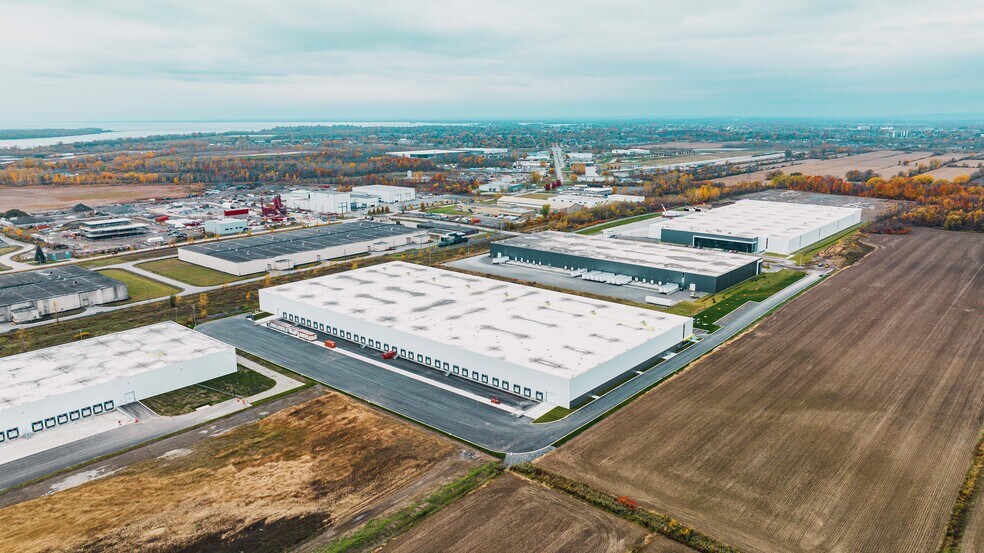 More Photos Of 60 Rue Marie-Curie, Salaberry-de-valleyfield Unknown For Lease