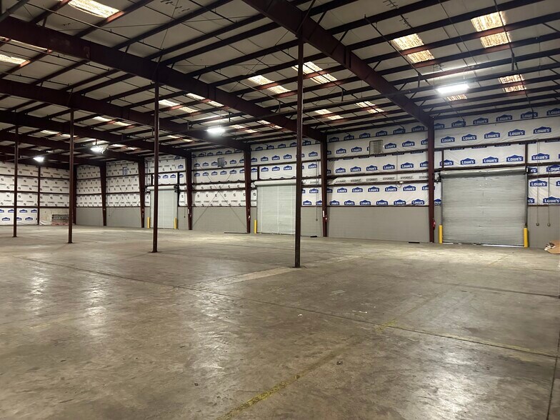 More Photos Of 102 Sharon Ct, Pooler Warehouse For Lease