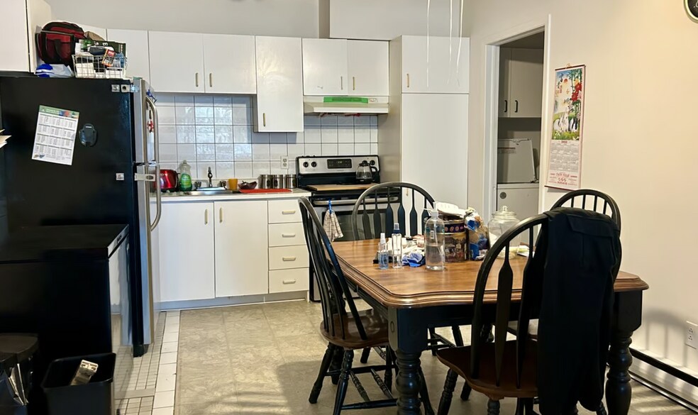 More Photos Of 1522 Rue Saint-Joseph, Longueuil Apartments For Sale