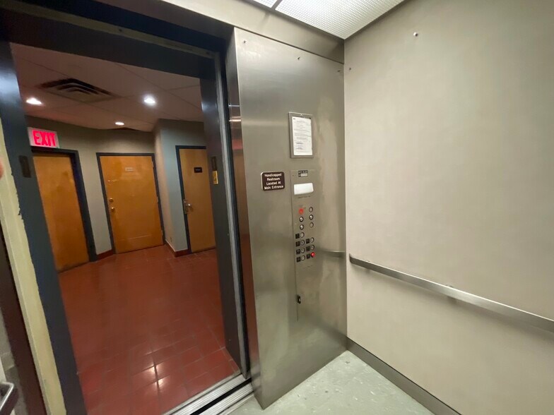 More Photos Of 71 Todt Hill Rd, Staten Island Medical For Lease