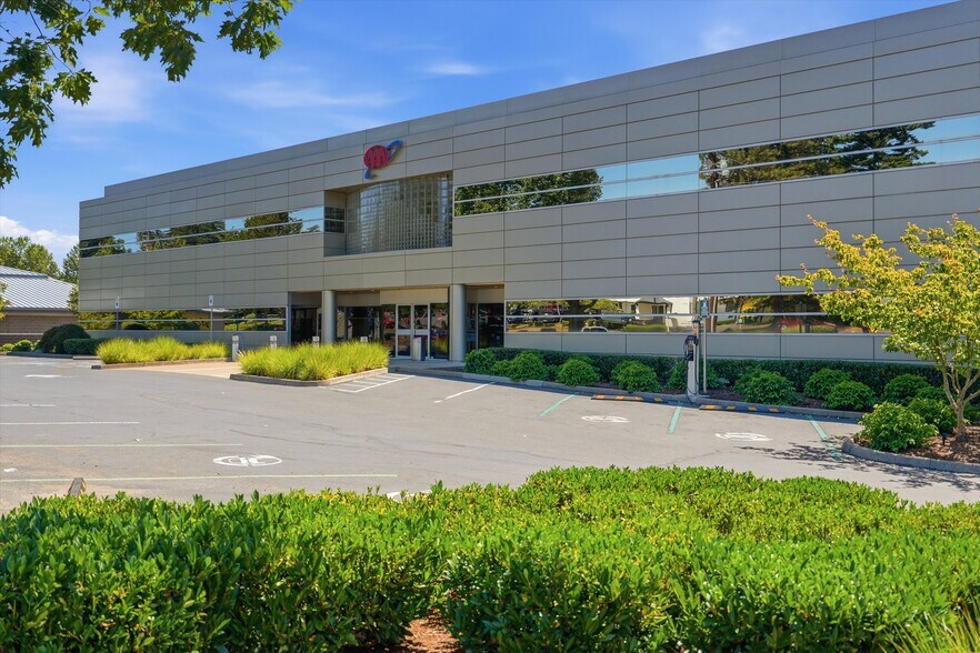More Photos Of 8555 SW Apple Way, Portland Office For Lease