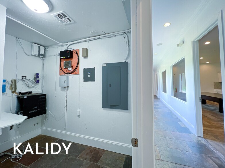 More Photos Of 14909 N Kelly Ave, Edmond Loft Creative Space For Sale