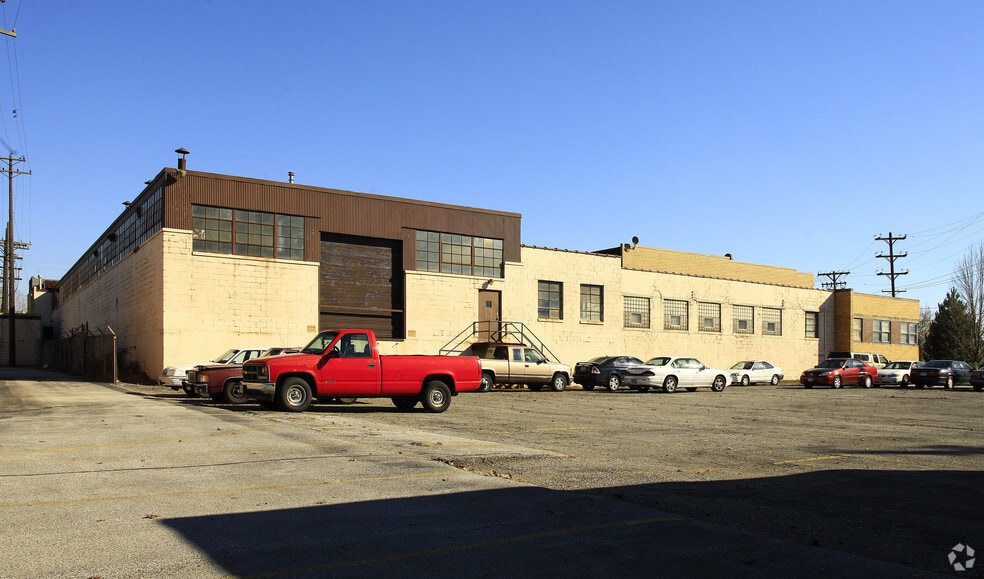 More Photos Of 4911 Grant Ave, Cuyahoga Heights Manufacturing For Lease