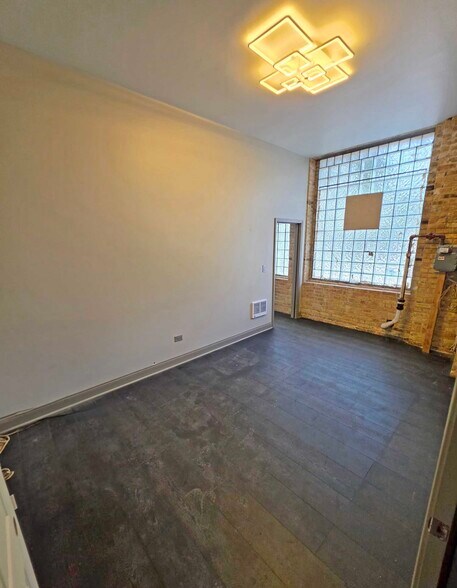 More Photos Of 2414 Irving Rd, Chicago Freestanding For Lease