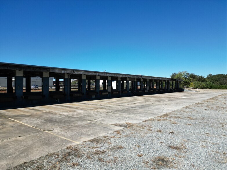More Photos Of 475 Guy Paine Rd, Macon-Bibb Truck Terminal For Sale
