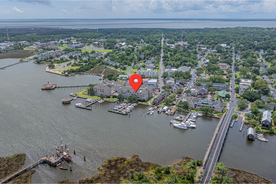 More Photos Of 207 Queen Elizabeth Ave, Manteo Storefront Retail Residential For Sale
