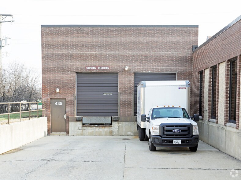 More Photos Of 435 W Fullerton Ave, Elmhurst Light Manufacturing For Sale