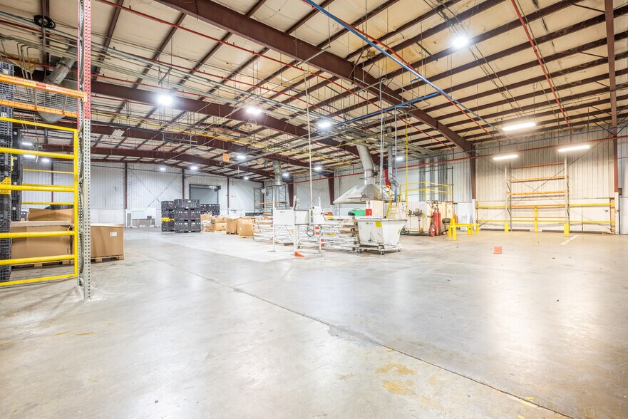 More Photos Of 221 Fabritek Dr, Columbus Manufacturing For Sale