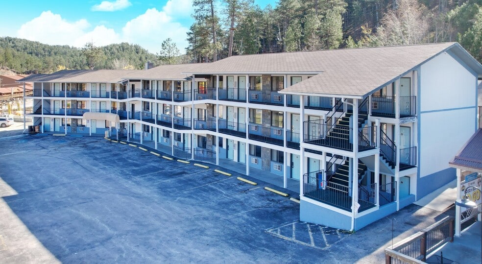 More Photos Of 702 Highway 16a, Keystone Hotel For Sale