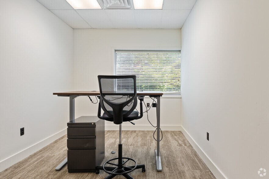 More Photos Of 2081 Columbiana Rd, Birmingham Coworking Space