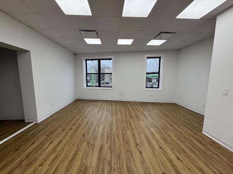 More Photos Of 7102 Myrtle Ave, Ridgewood Storefront Retail Office For Lease