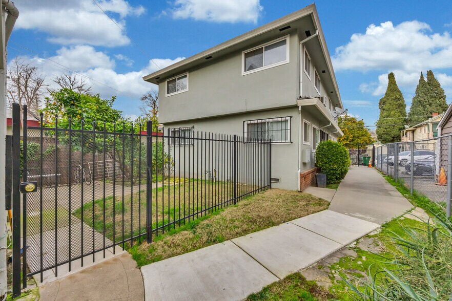 More Photos Of 1721 U St, Sacramento Apartments For Sale