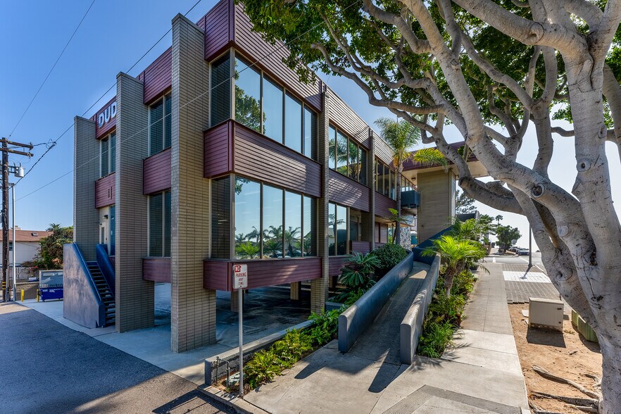 More Photos Of 605 3rd St, Encinitas Office For Lease