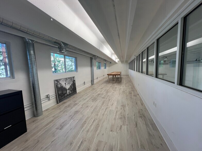 More Photos Of 6240 NE 4th Ct, Miami Showroom For Lease