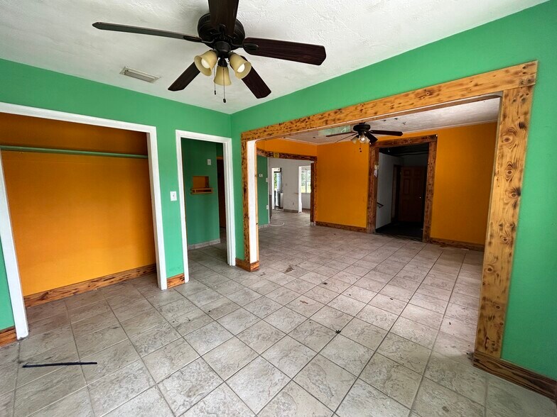 More Photos Of 5145 Gulfport Blvd S, Gulfport Restaurant For Sale
