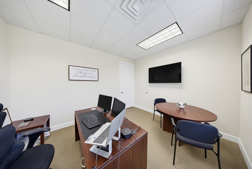 More Photos Of 1526 Katy Gap Rd, Katy Office For Sale