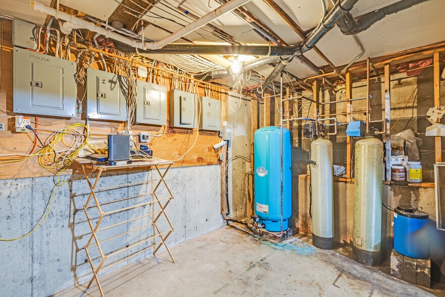 More Photos Of 343 Main St, Sandown Office For Sale