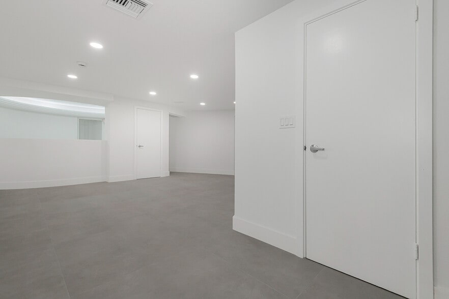 More Photos Of 5401 Collins Ave, Miami Beach Apartments For Sale