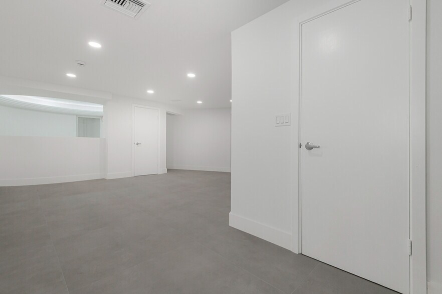 More Photos Of 5401 Collins Ave, Miami Beach Apartments For Sale