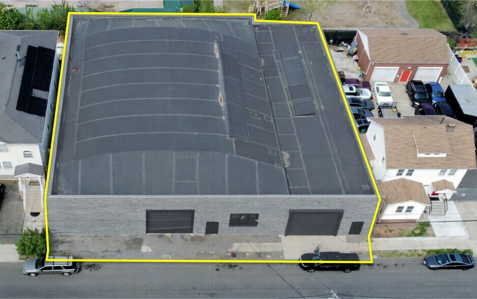 More Photos Of 833 Bond St, Elizabeth Warehouse For Lease