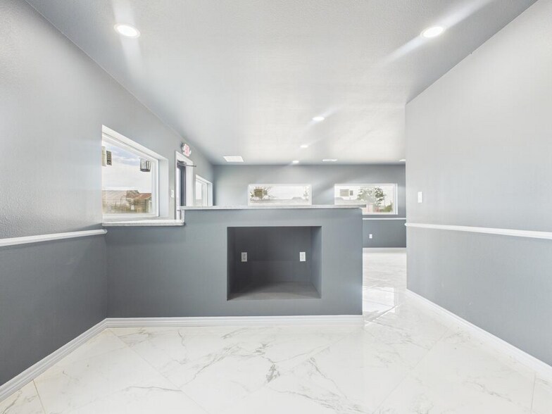 More Photos Of 1100 W Sealy Ave, Monahans Distribution For Sale