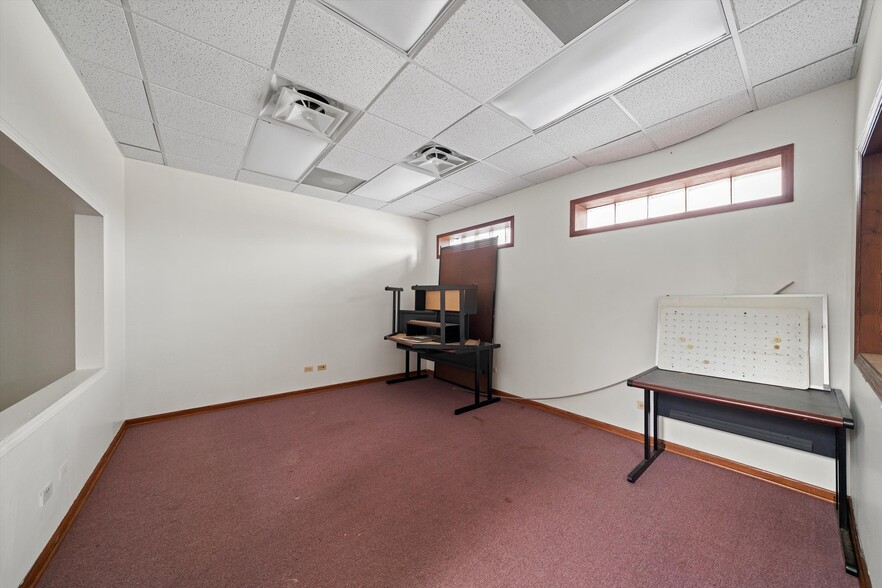 More Photos Of 591 Burnham Ave, Calumet City Office Residential For Sale