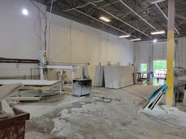 More Photos Of 1641 E Marlton Pike, Cherry Hill Showroom For Lease