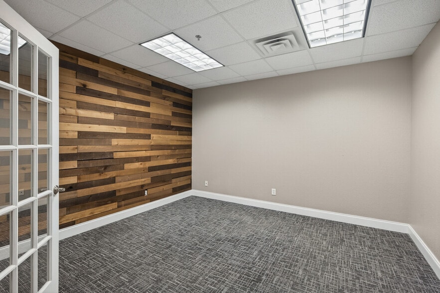 More Photos Of 1063-1123 Weir Dr, Woodbury Medical For Sale