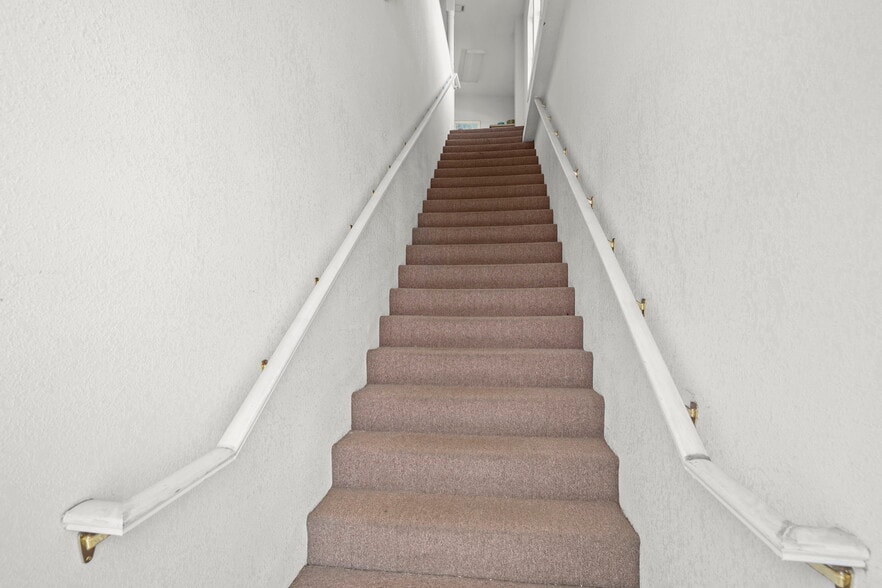 More Photos Of 411-413 Ferry St, Martinez Storefront Retail Office For Sale